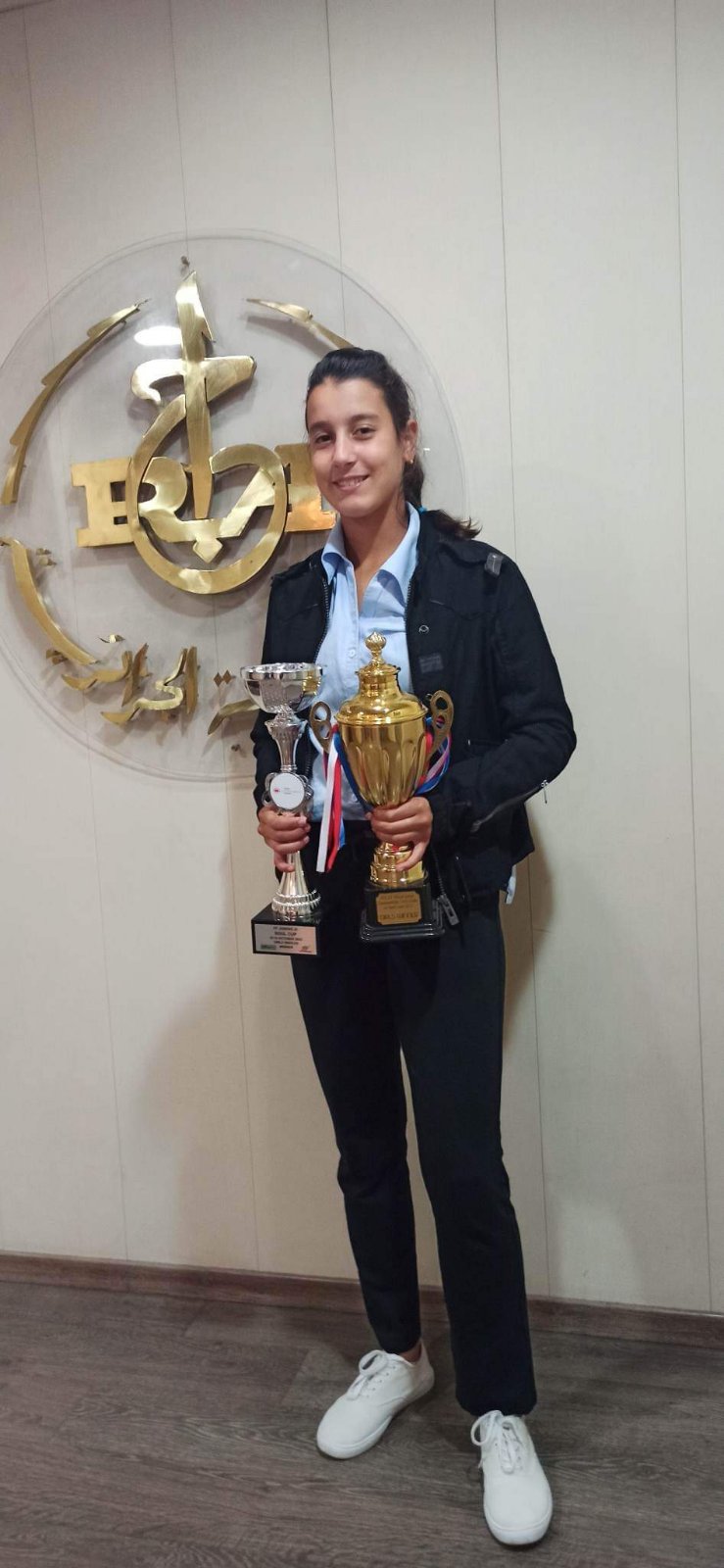 La jeune tenniswoman Maria Badache ; championne d'Afrique U 14