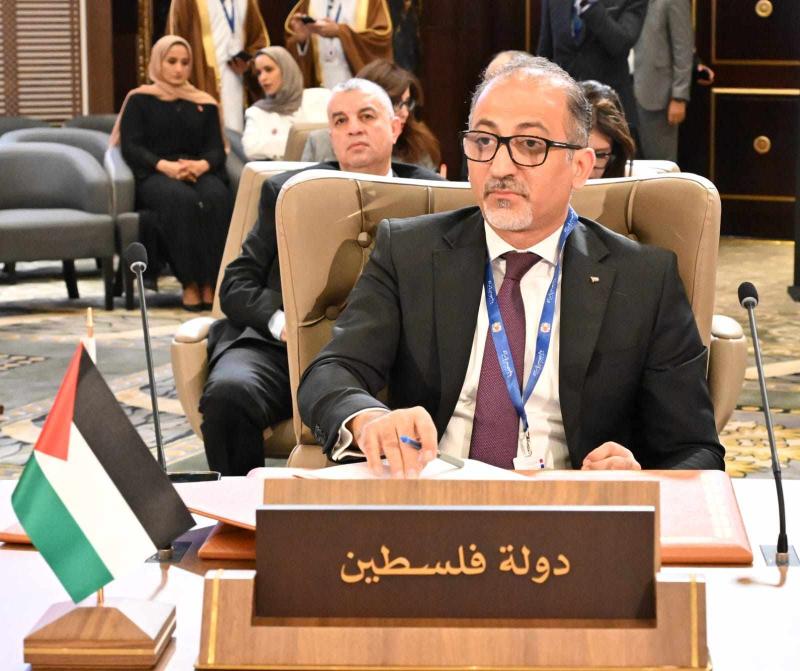 السفير مهند العكلوك
