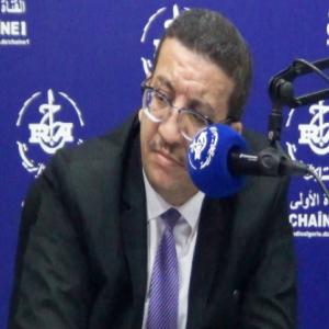 يستضيف شخصيات سياسية و صانعي القرار و يواكب الاحداث اليومية. الخبير في العلاقات السياسية مخلوف ساحل