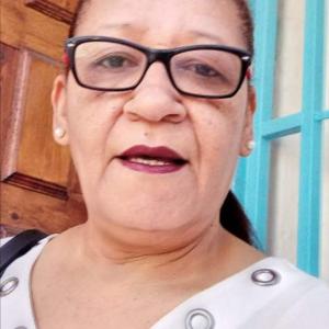 أستاذة التعليم العالي المتخصصة في البيولوجيا سامية بيساطي