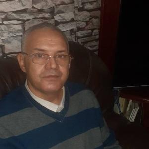 الشاعر بادر يوسف